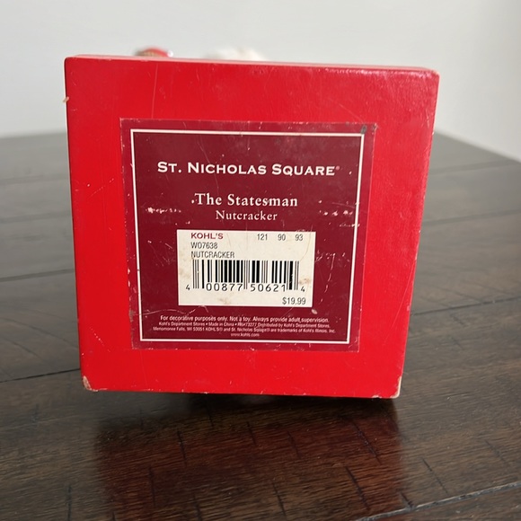 St.Nicholas Square “The Statesman”  Nutcracker - Picture 6 of 6